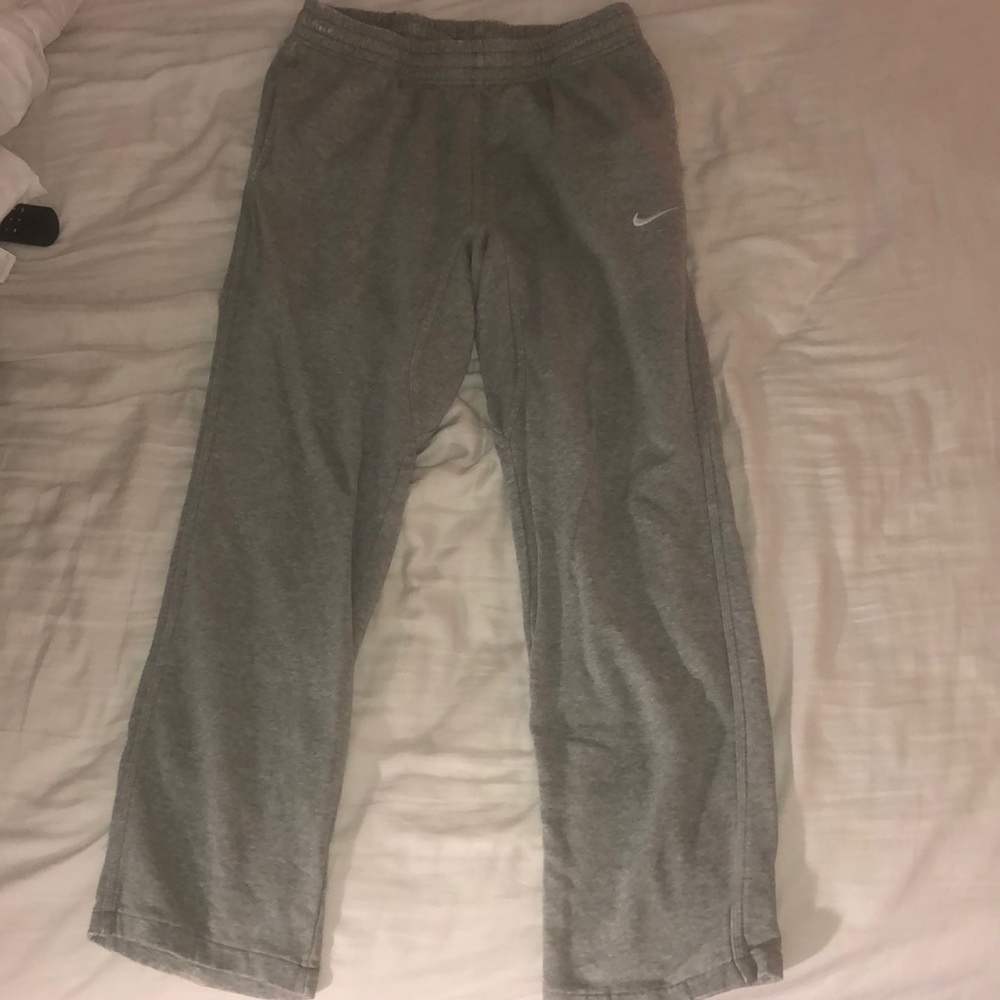 Men’s gray Nike sweatpants